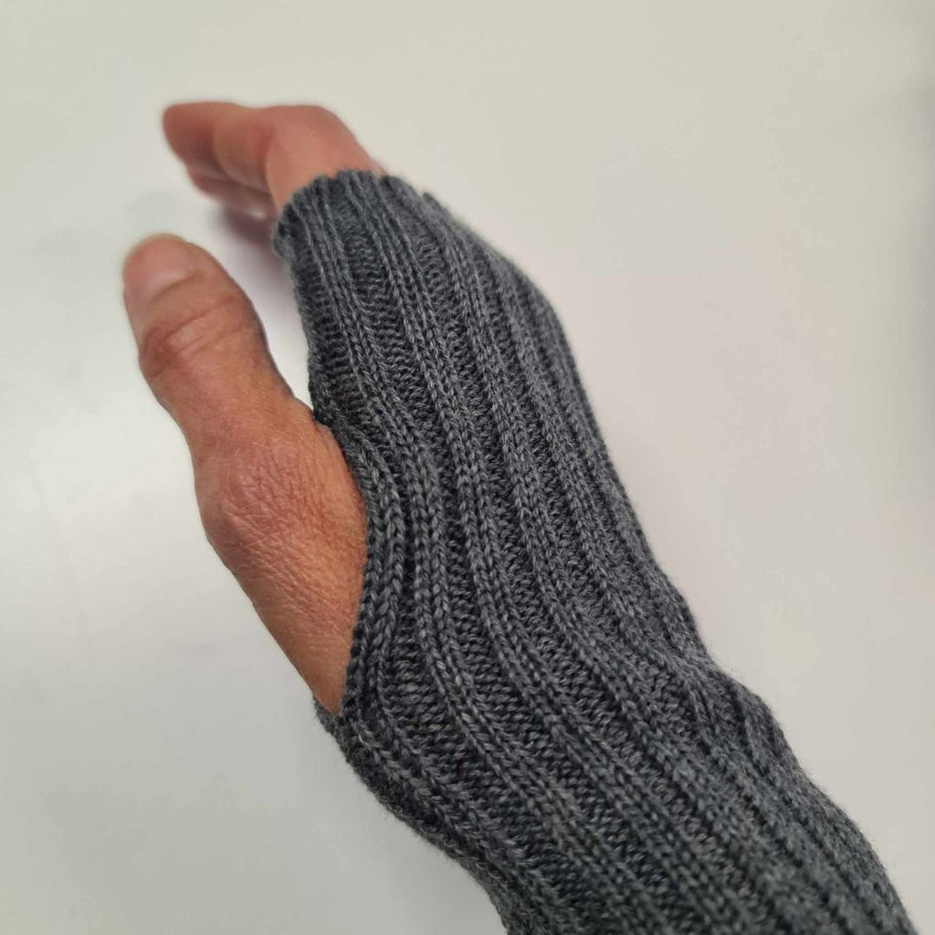 Mørk grå 
