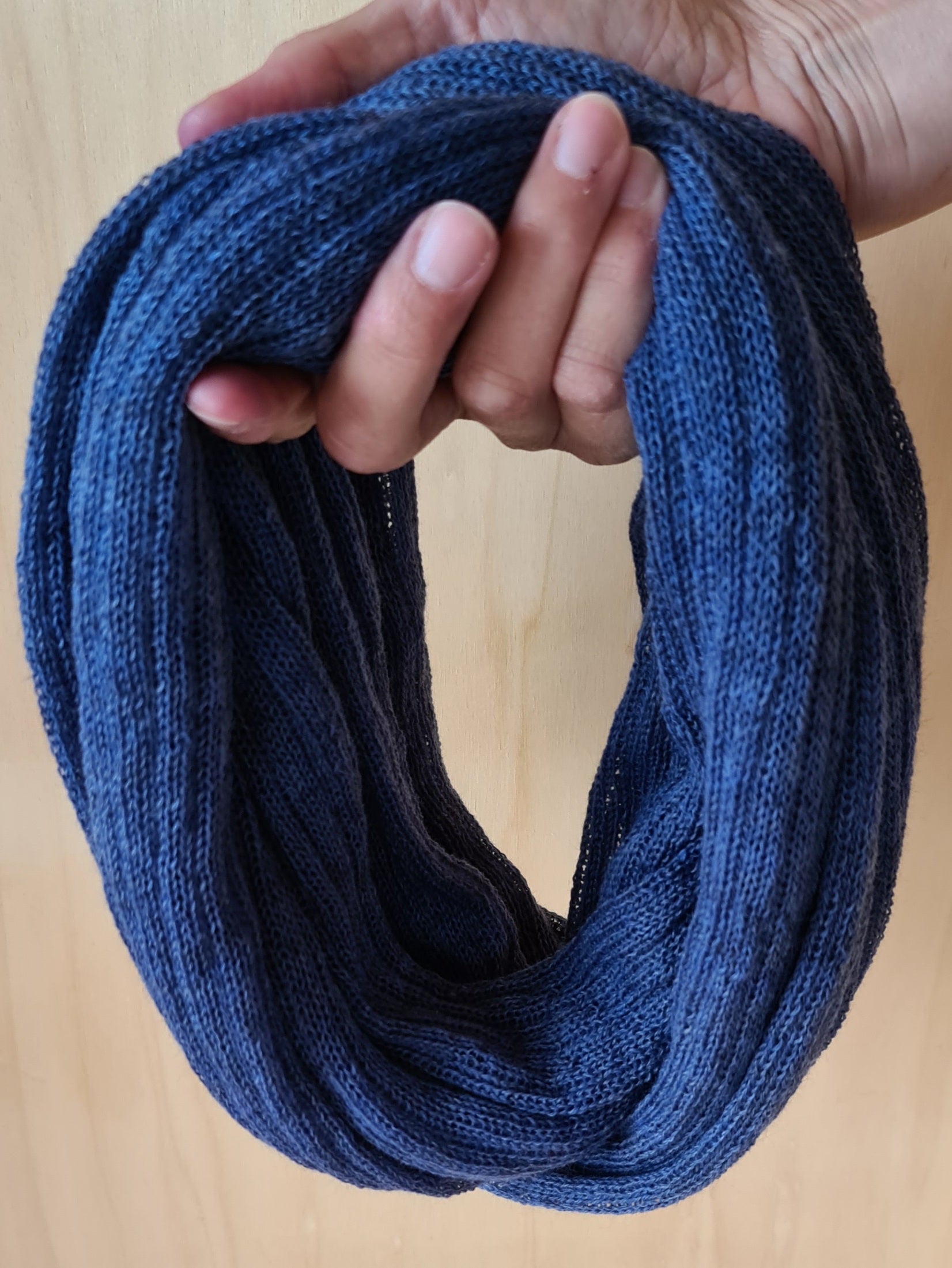 Rundsjal i Jeansblå